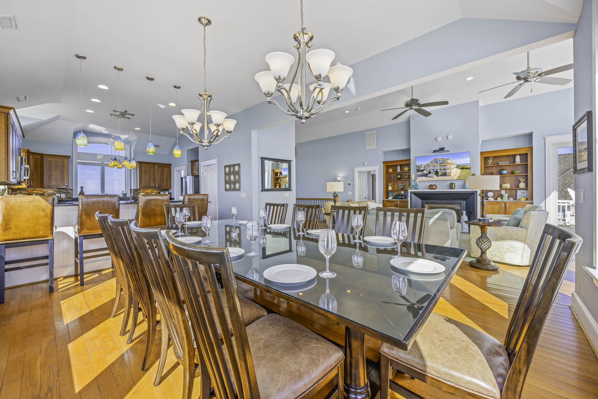 Surf Or Sound Realty 803 Chicken By The Sea Dining Area 3