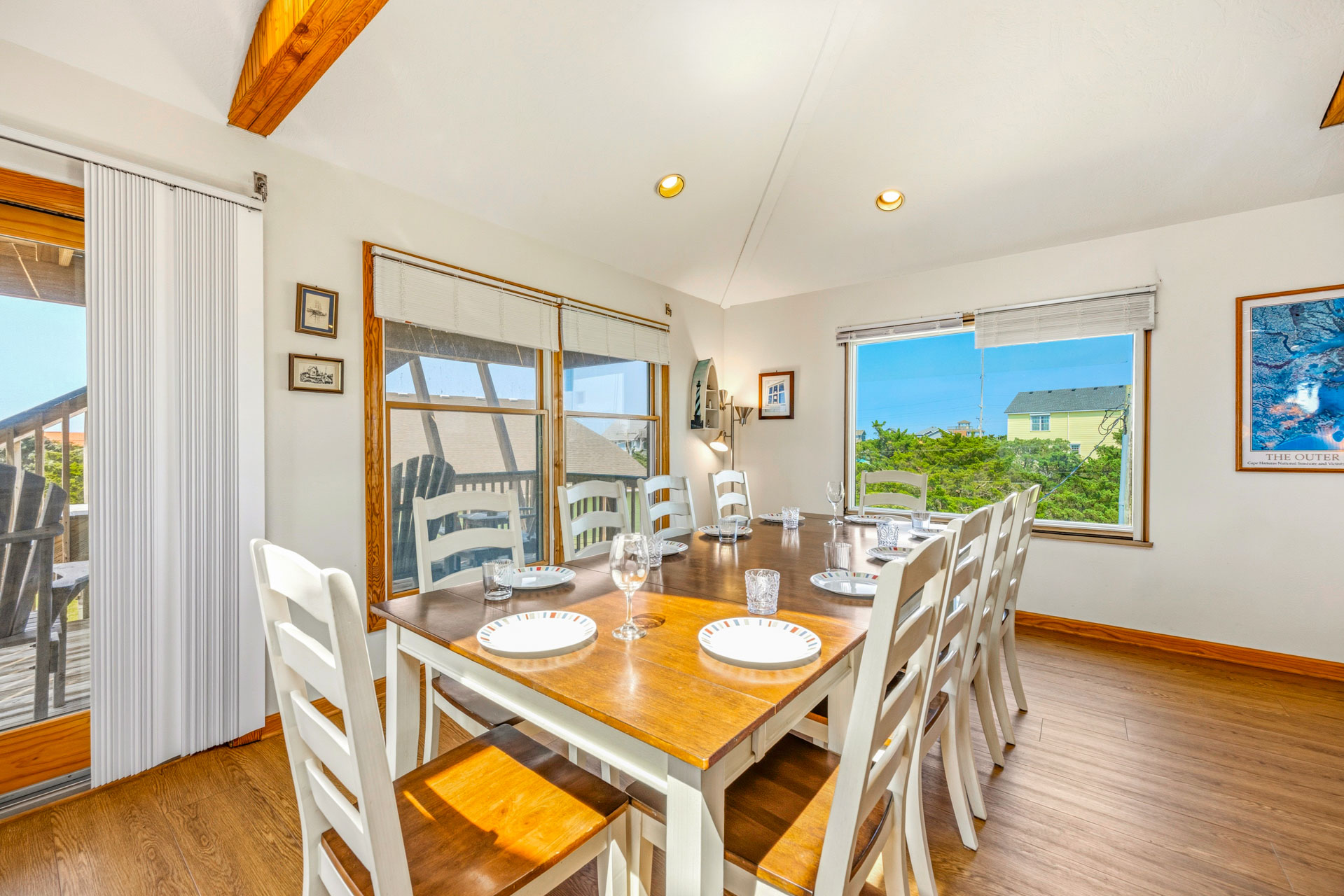 Surf Or Sound Realty 824 Sun Kist Dining Area 4