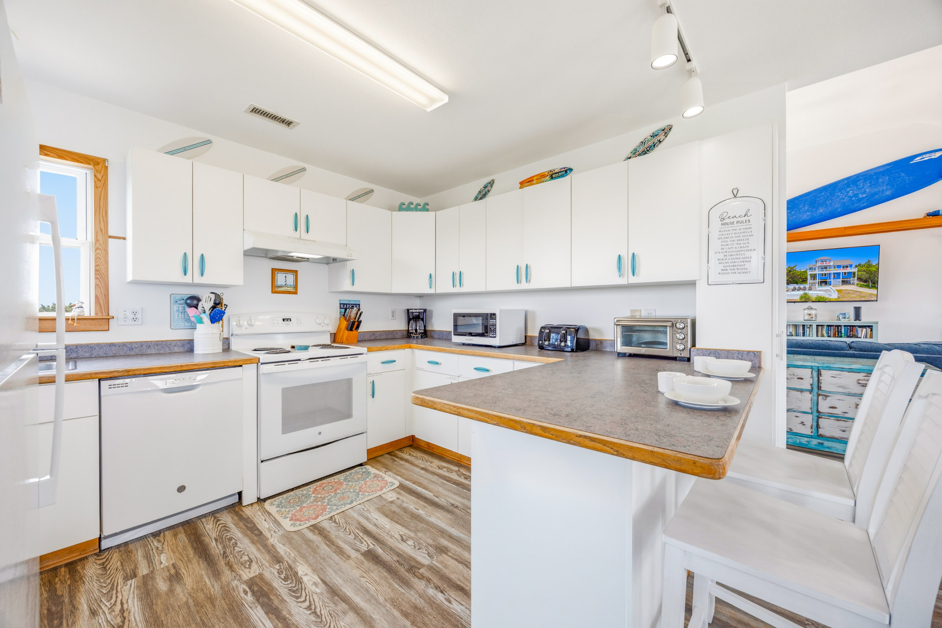 Surf Or Sound Realty 947 Creative Image Kitchen 2