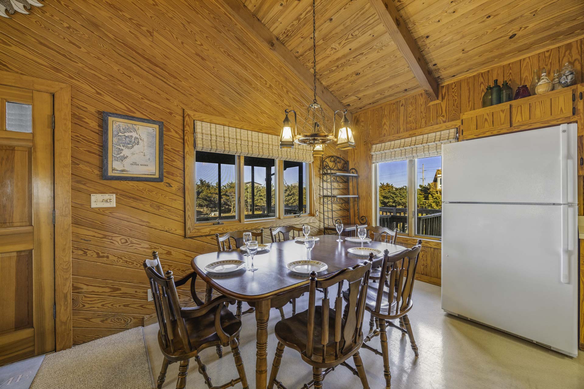 Surf Or Sound Realty 939 Drifter's Dock Dining Area 2