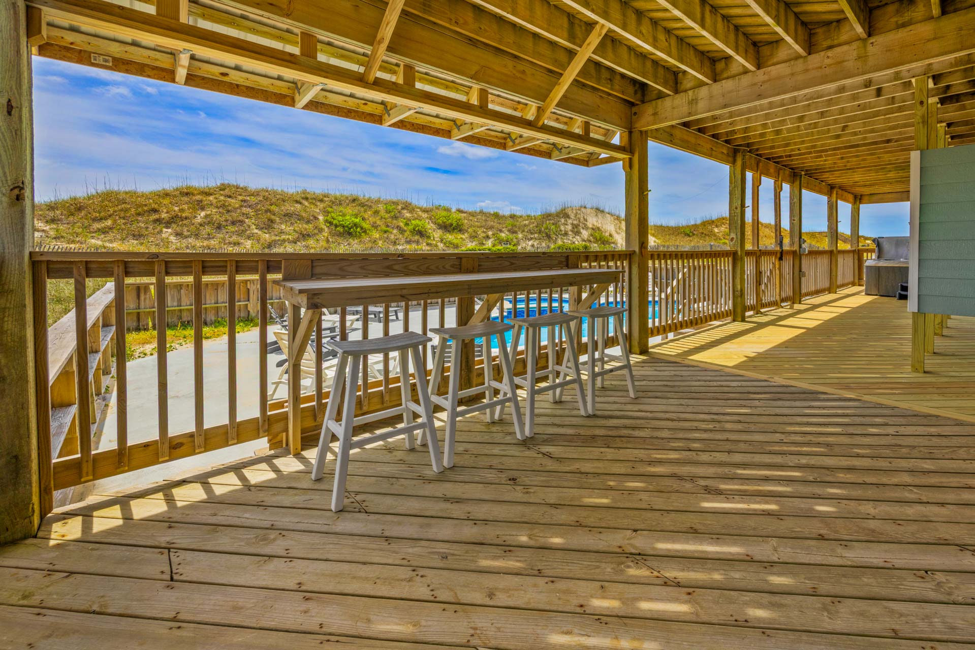 Surf Or Sound Realty 1065 Shorehouse Porch 2