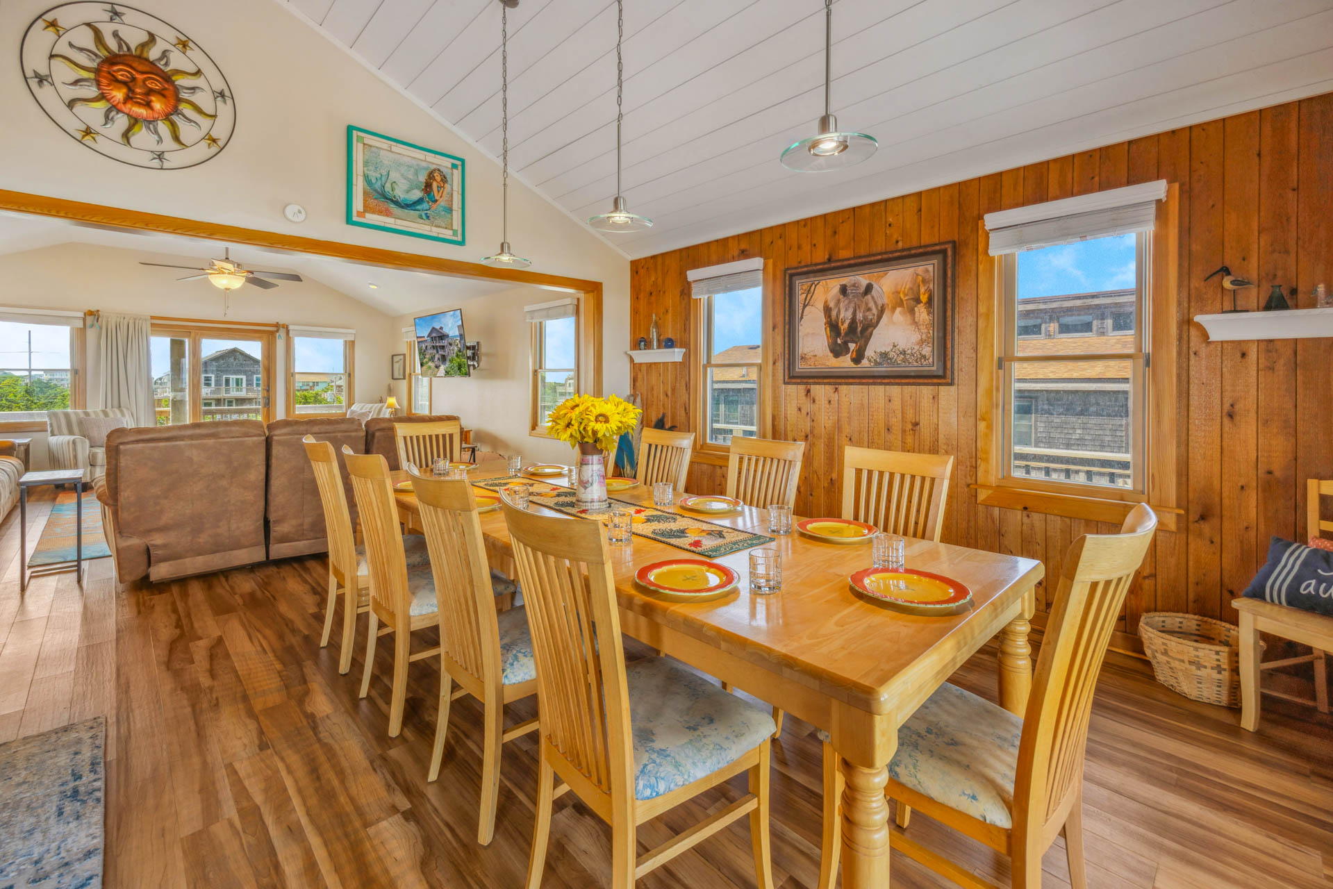 Surf Or Sound Realty 831 Avon Surf Dining Area 3