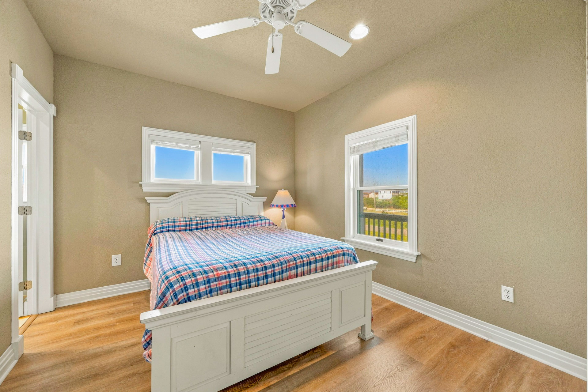 Surf Or Sound Realty 569 Cape Winds Bedroom 5 1