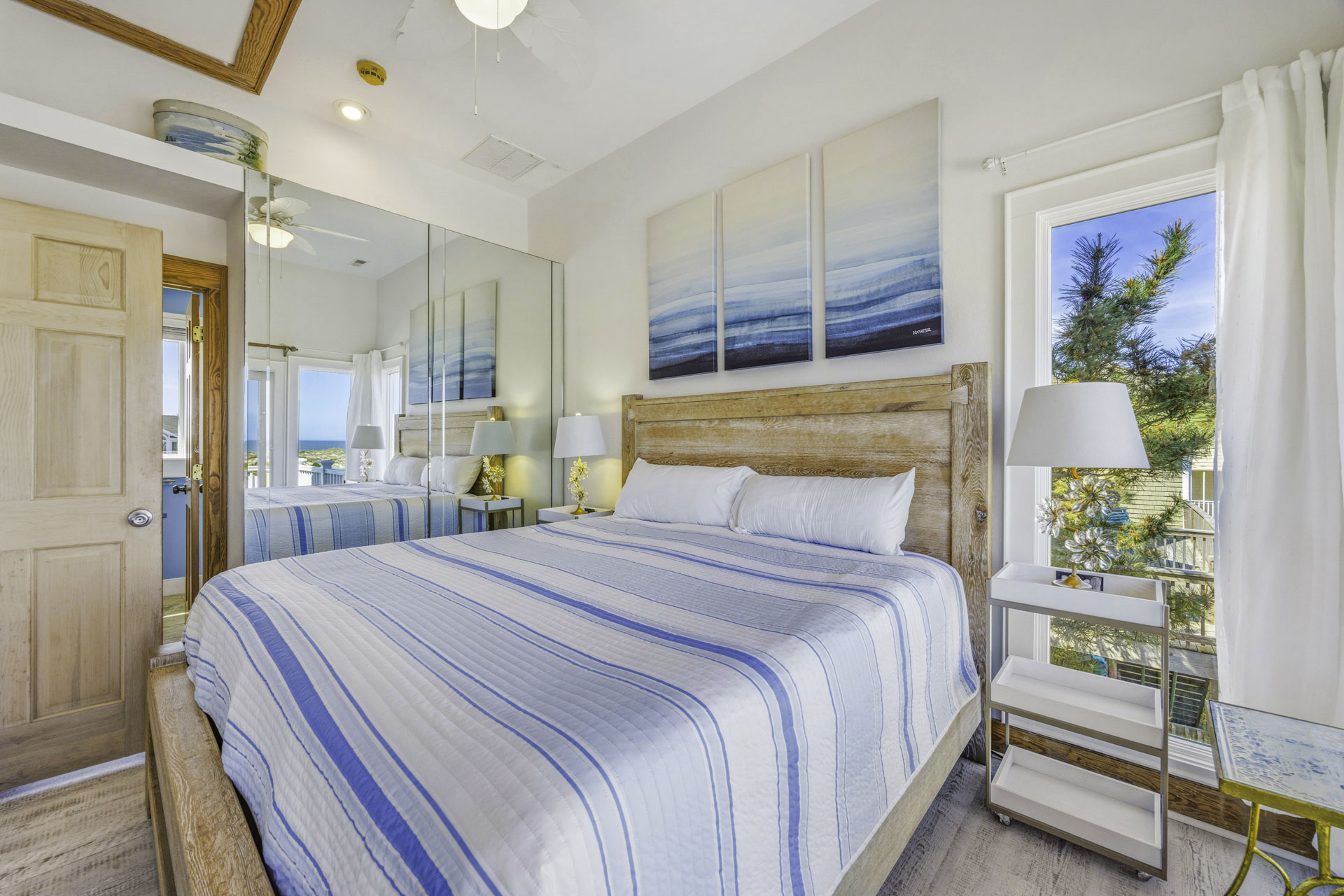 Surf Or Sound Realty 1040 Dolphins Watch Bedroom 1 2