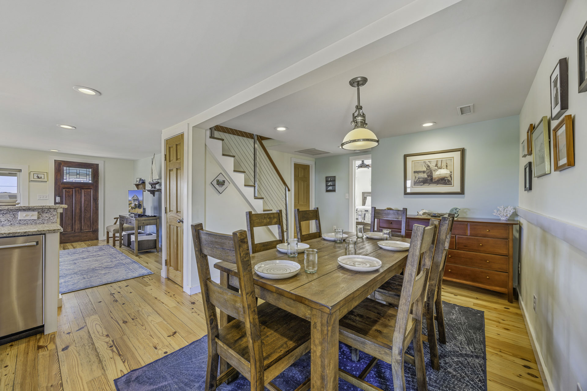 Surf Or Sound Realty 940 Bubba's Last Resort Dining Area 1