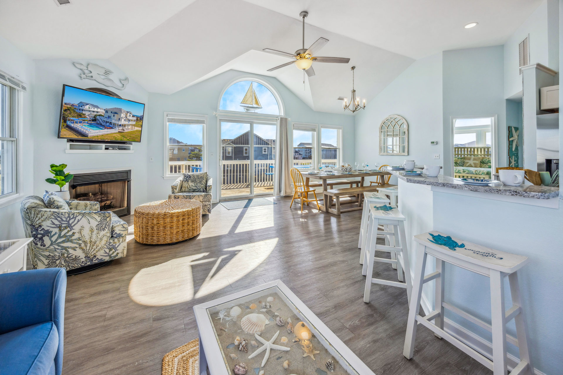 Surf Or Sound Realty 262 Endless Summer Great Room 4