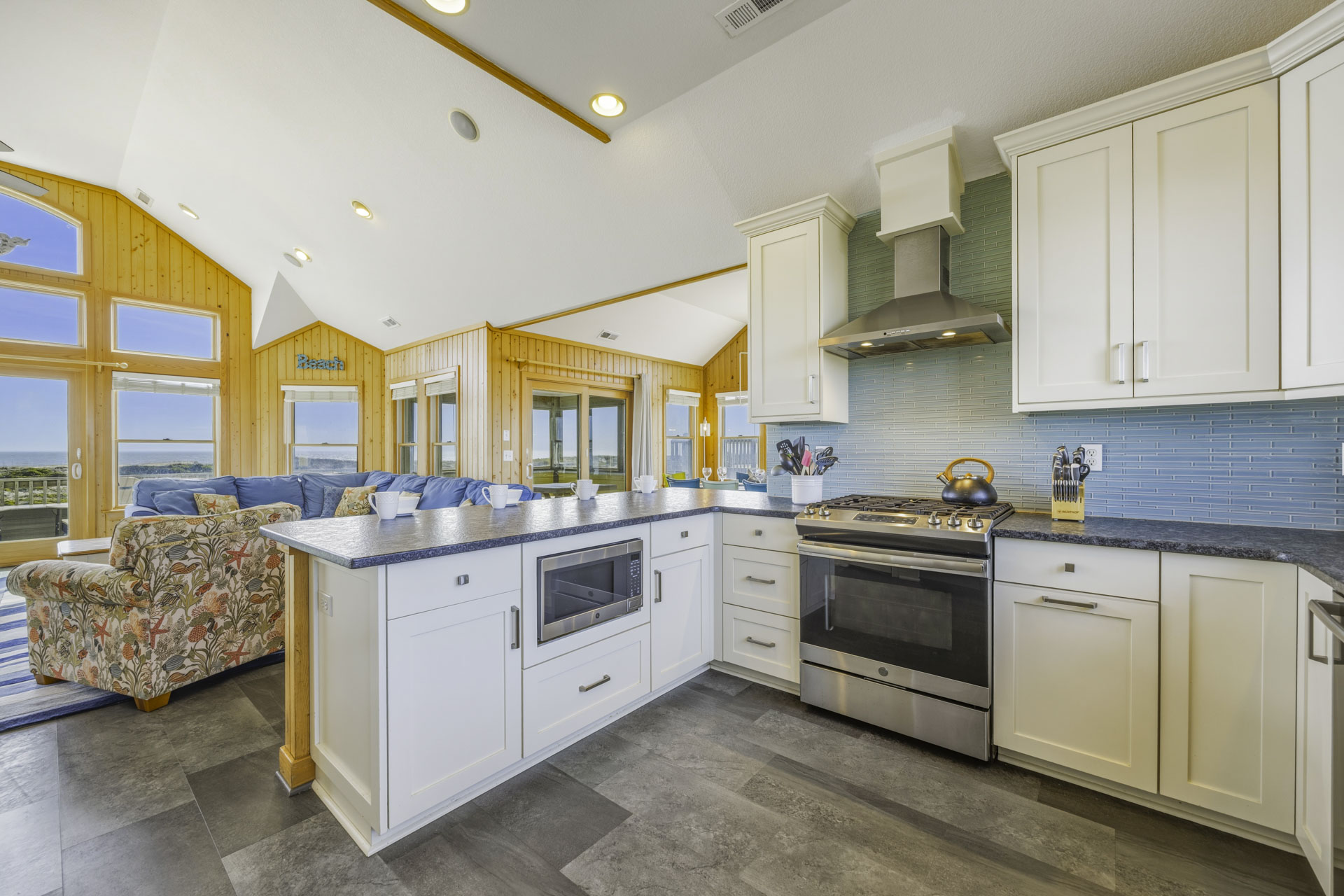 Surf Or Sound Realty 160 Cheerio Kitchen 1