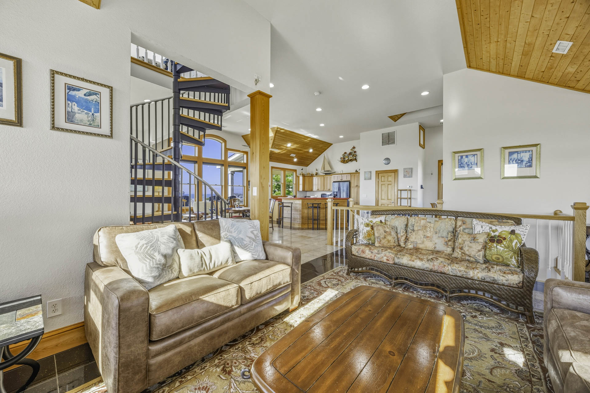 Surf Or Sound Realty 528 Hatteras Seaduction Great Room 3