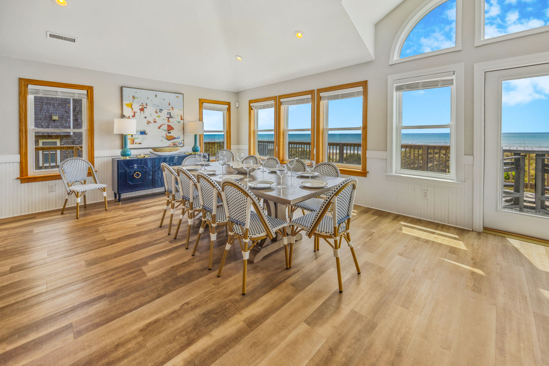 Surf Or Sound Realty 1065 Shorehouse Dining Area 1