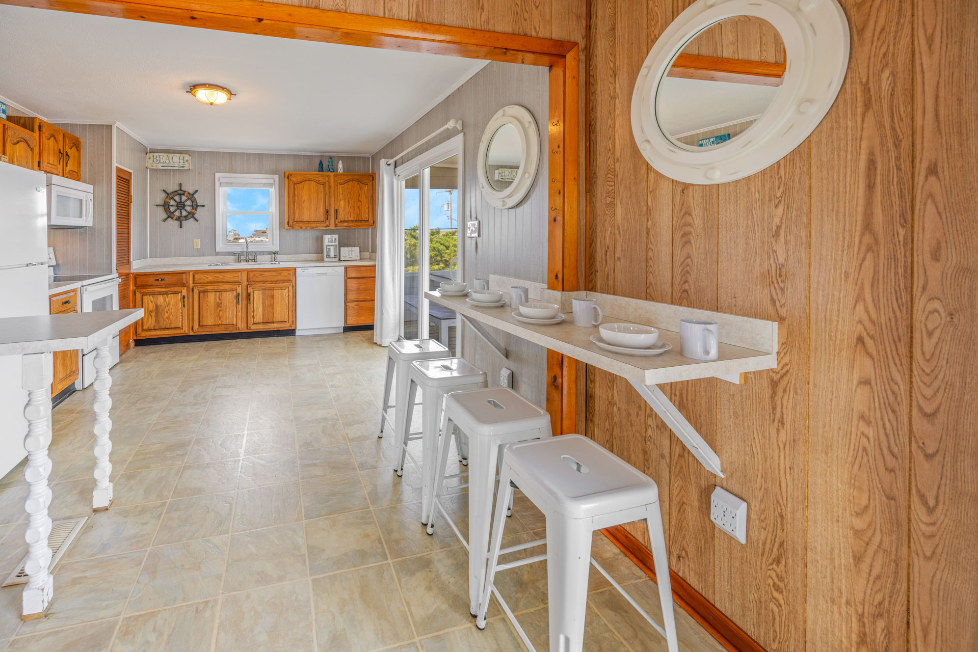 Surf Or Sound Realty 565 Whit's End Dining Area 5
