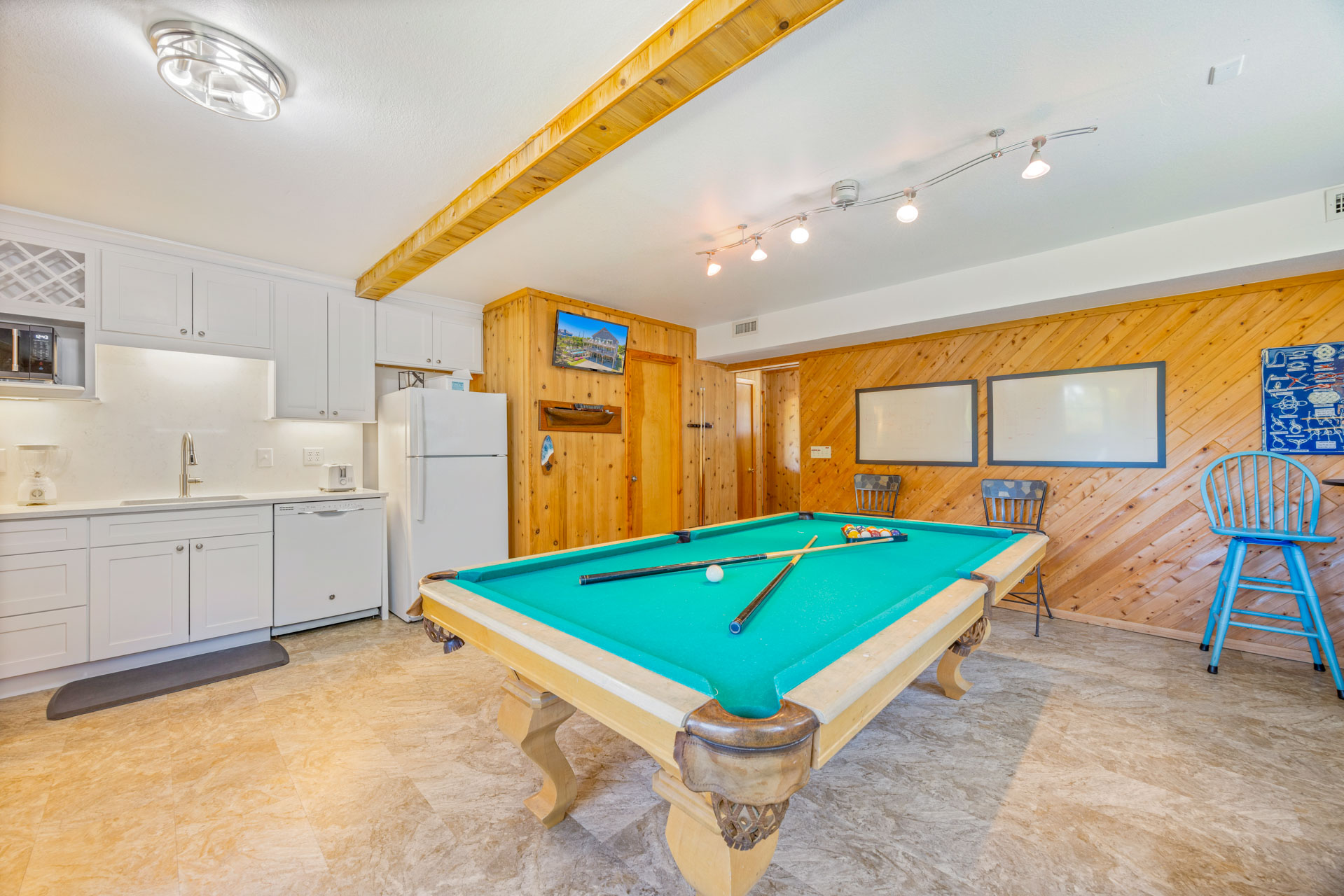 Surf Or Sound Realty 1144 The Sandy House Game Room 4