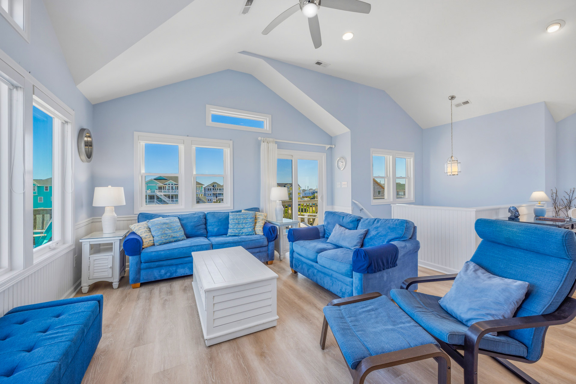 Surf Or Sound Realty 1223 Sunsets In Rodanthe Great Room 4