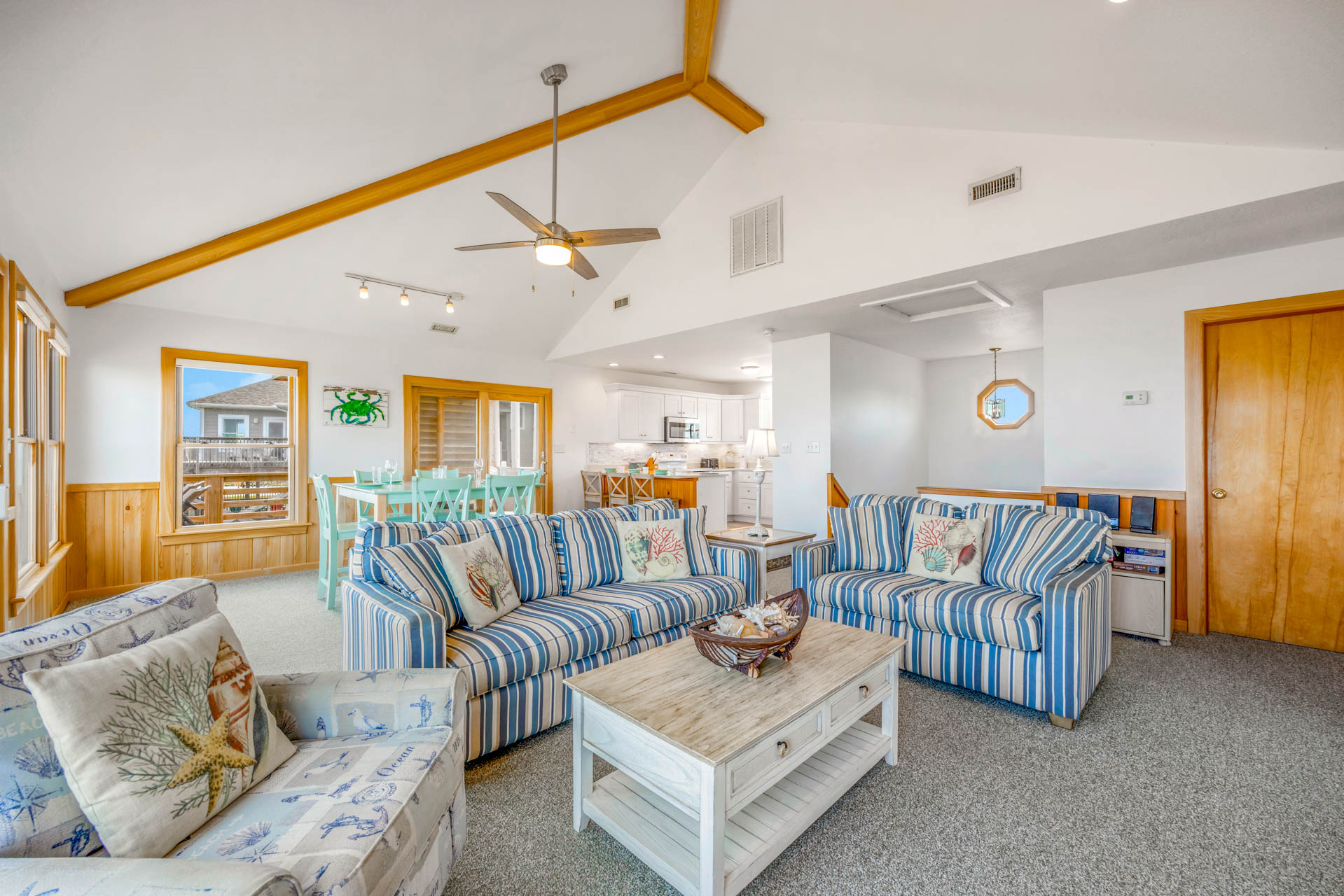Surf Or Sound Realty 191 Windsurfer Great Room 2