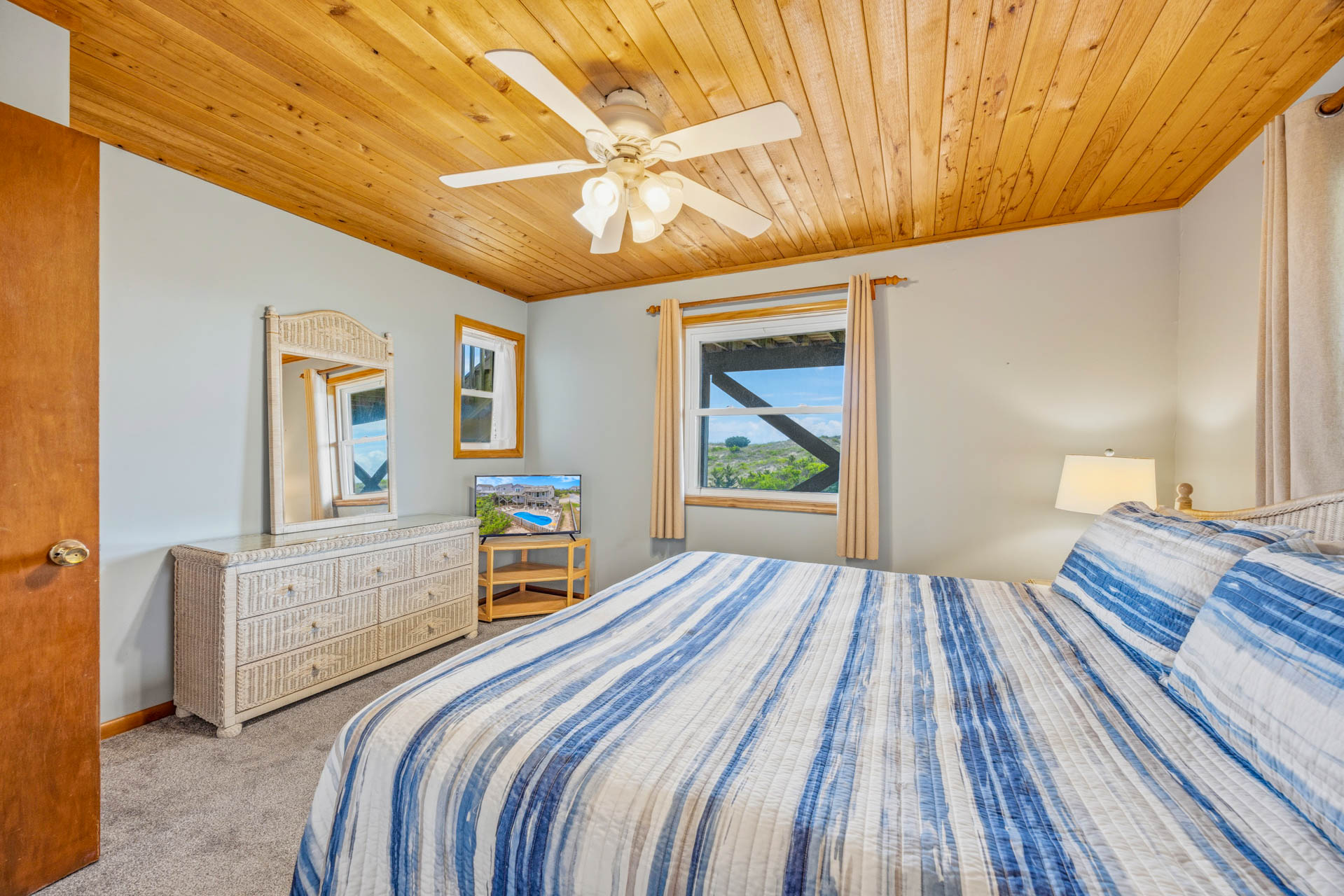 Surf Or Sound Realty 436 Ocean Lady Bedroom 2 2