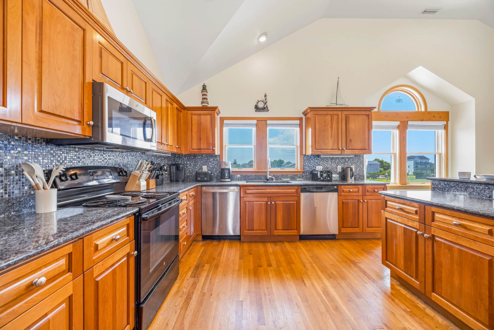 Surf Or Sound Realty 1259 The Annapolitan Kitchen 3