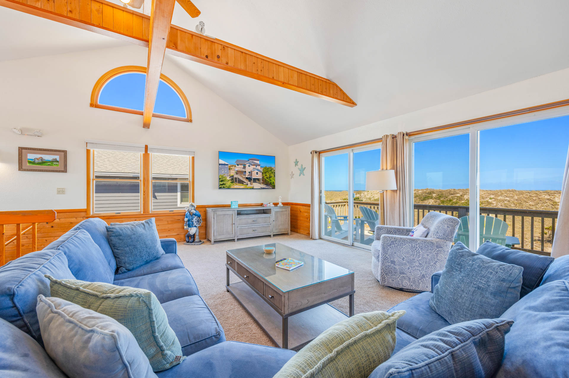 Surf Or Sound Realty 1066 Waves Goodbye Great Room 4