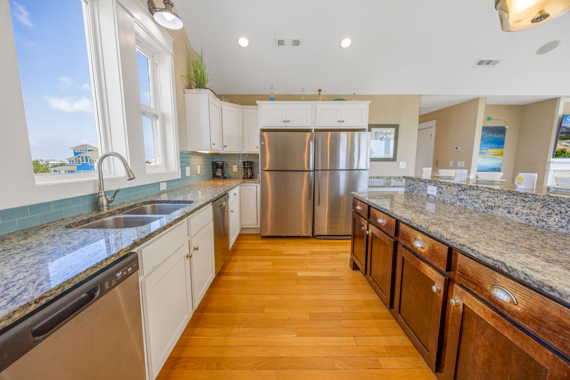 Surf Or Sound Realty 778 Time Out Kitchen 6