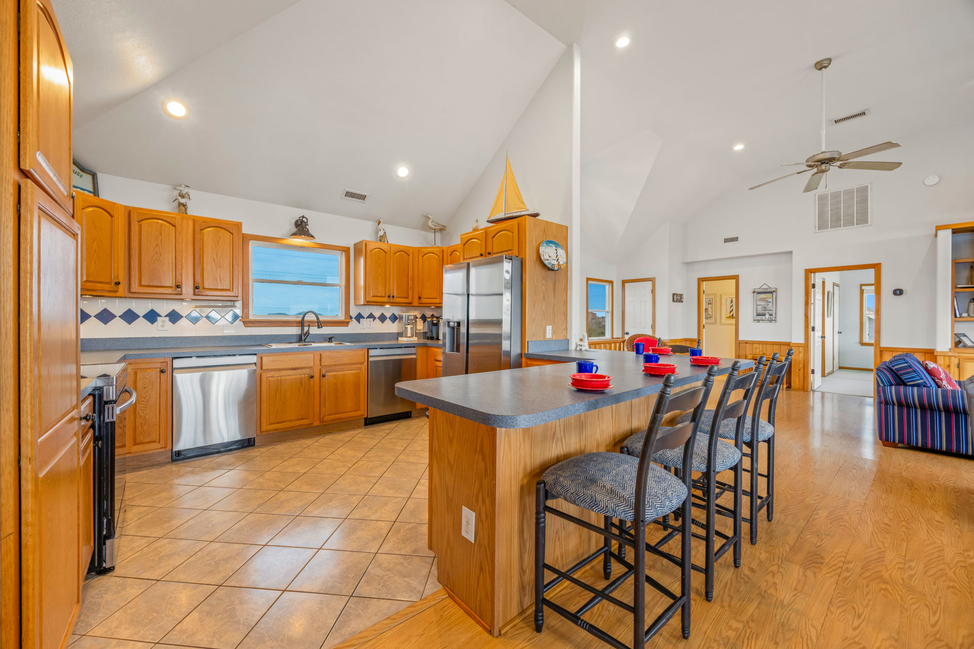 Surf Or Sound Realty 1250 Carolina Pearl Kitchen 2