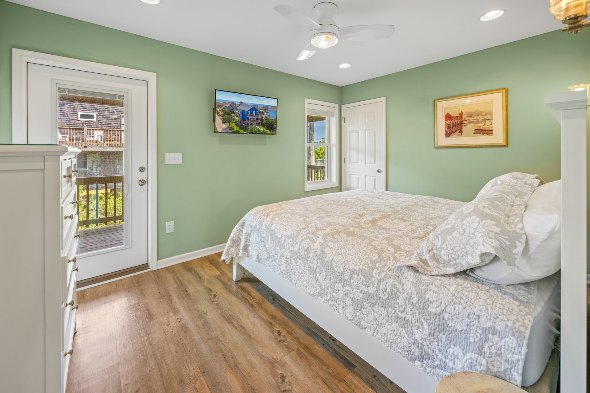 Surf Or Sound Realty 1020 Bunky's Den Bedroom 1 1