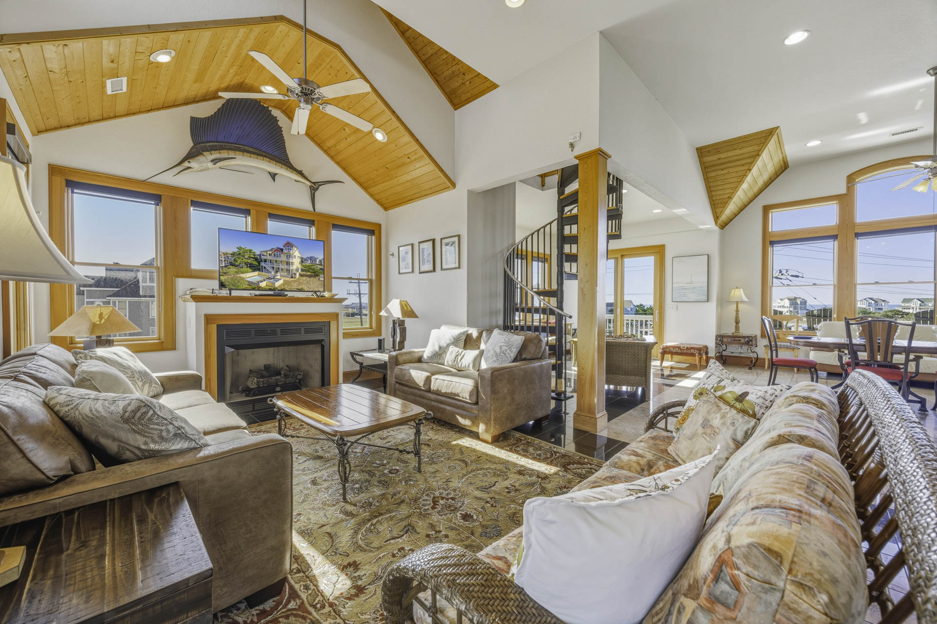 Surf Or Sound Realty 528 Hatteras Seaduction Great Room 2