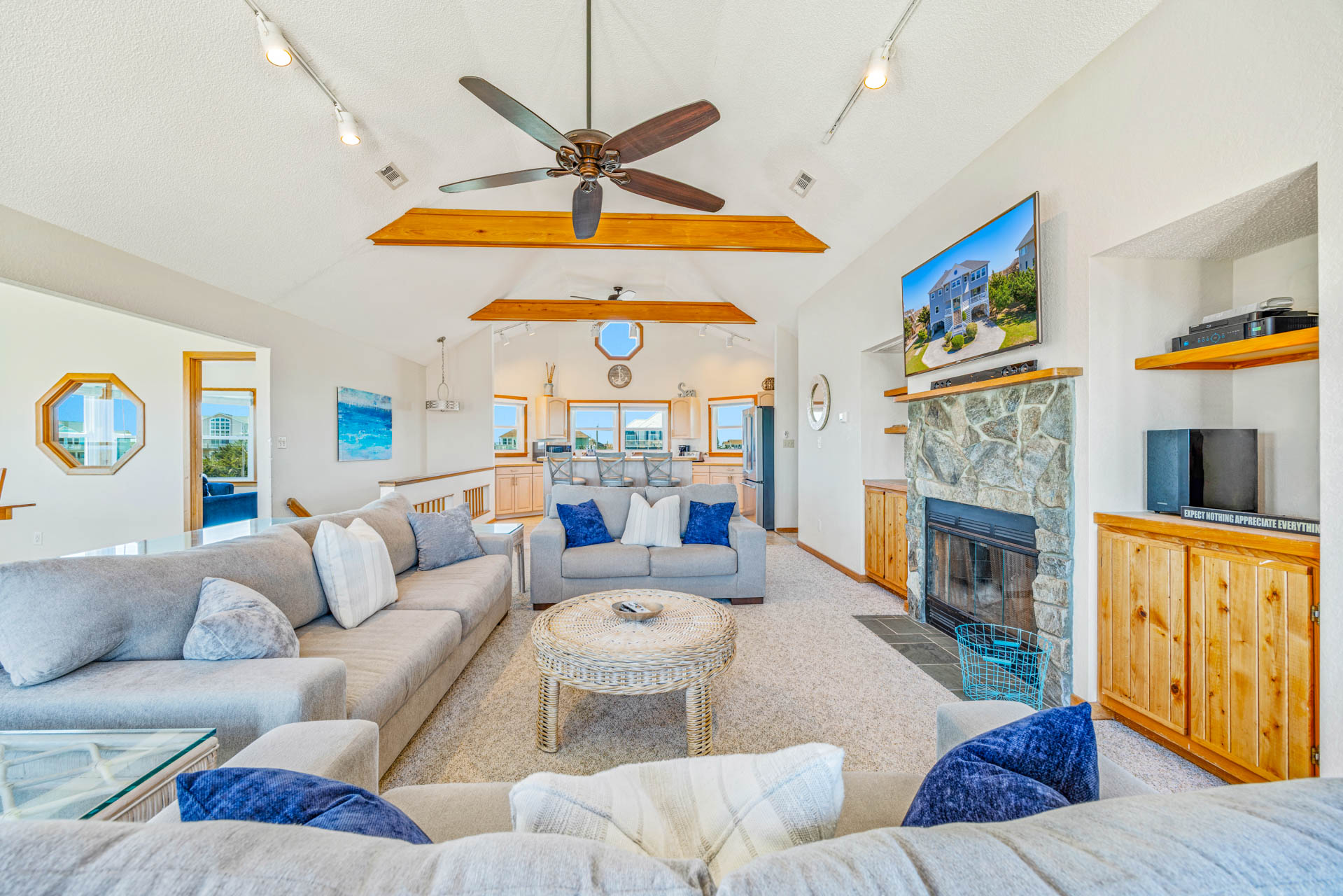 Surf Or Sound Realty 1208 Tranquil Waves Great Room 5
