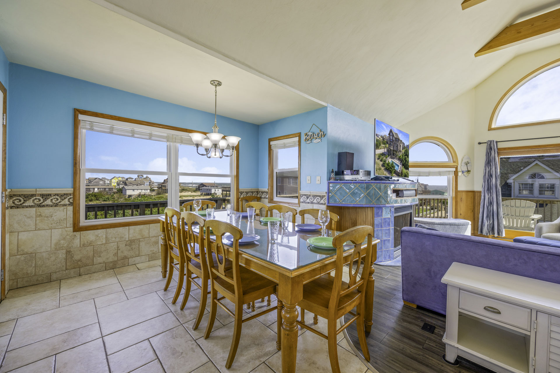 Surf Or Sound Realty 1228 Wave Breaker Dining Area 1