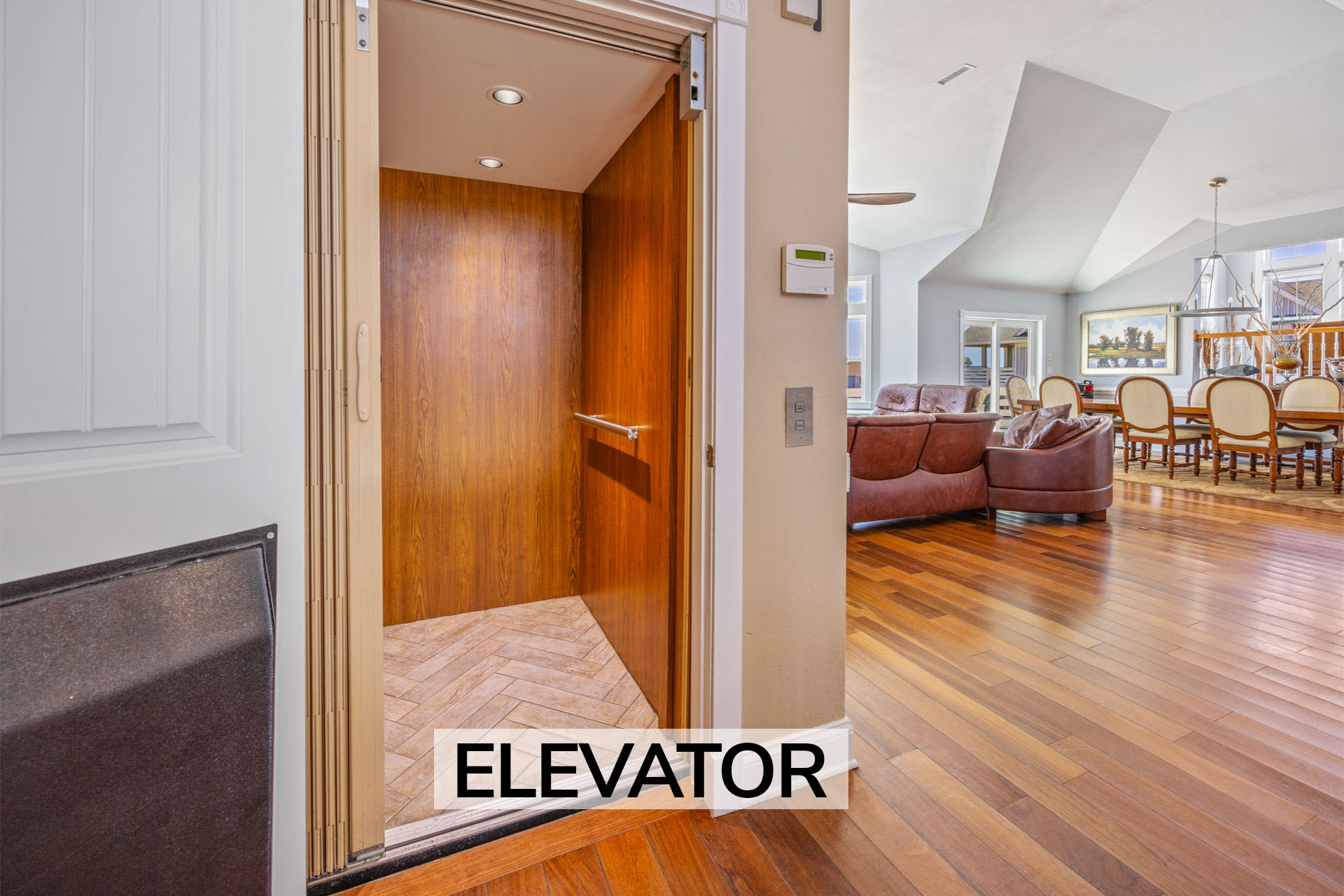 Surf Or Sound Realty 685 Shooting Star Elevator Label