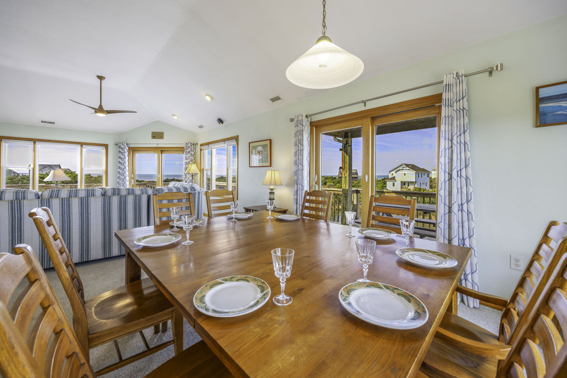 Surf Or Sound Realty 1235 Belle Vie Dining Area 2