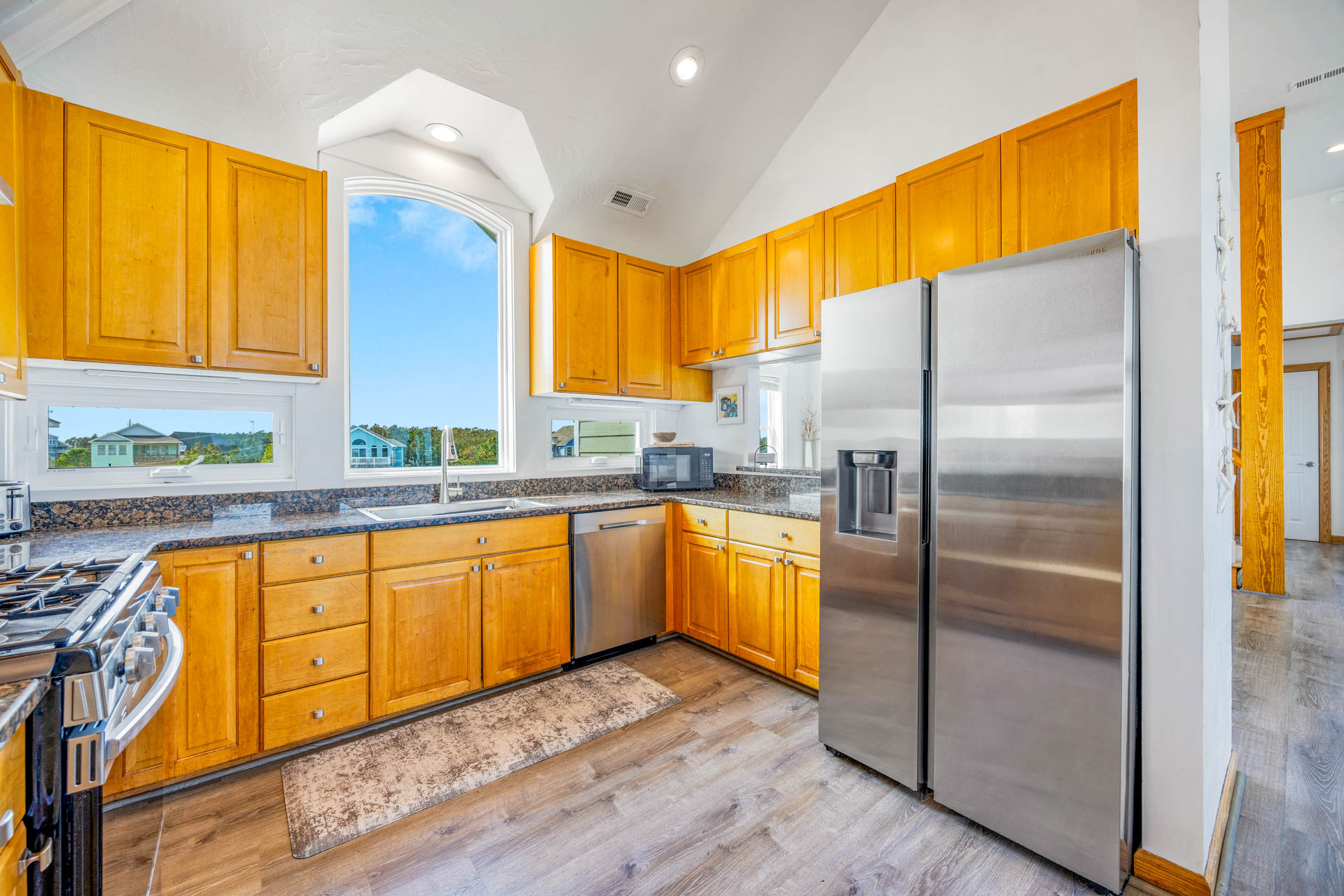 Surf Or Sound Realty 31 1St Wave Kitchen 3