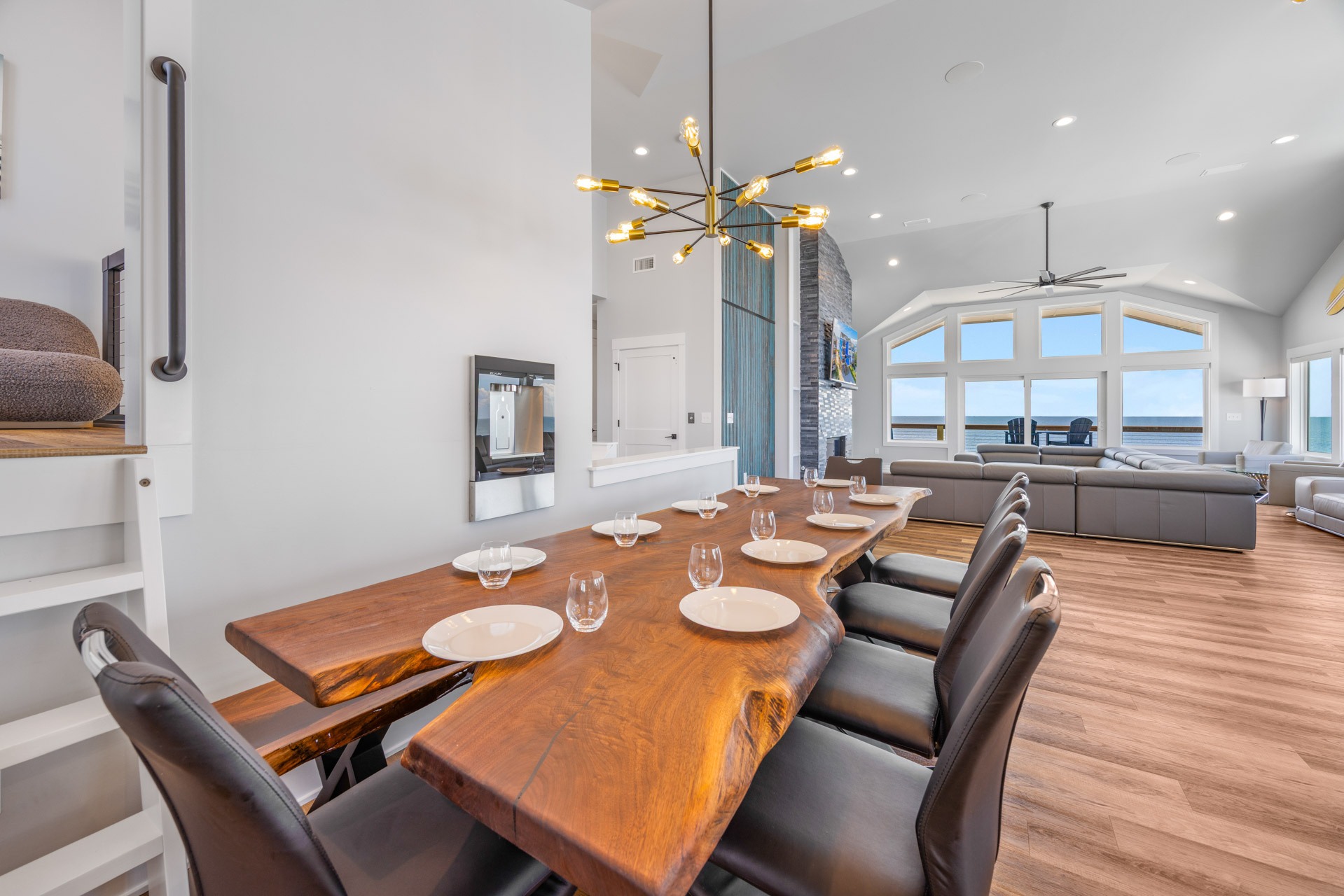 Surf Or Sound Realty 1204 Ocean's 12 Dining Area 5