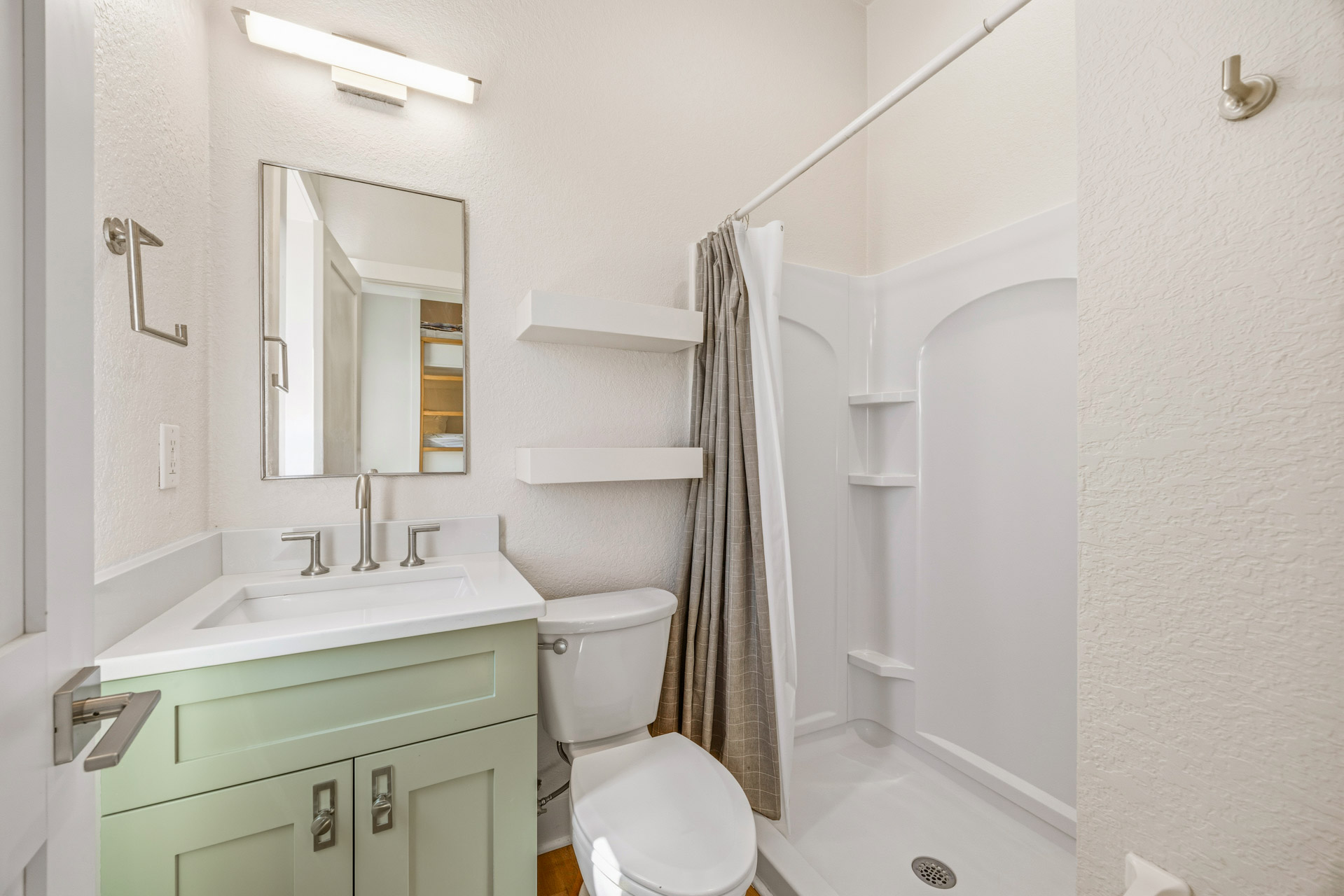 Surf Or Sound Realty 652 Castlemere Bath 1