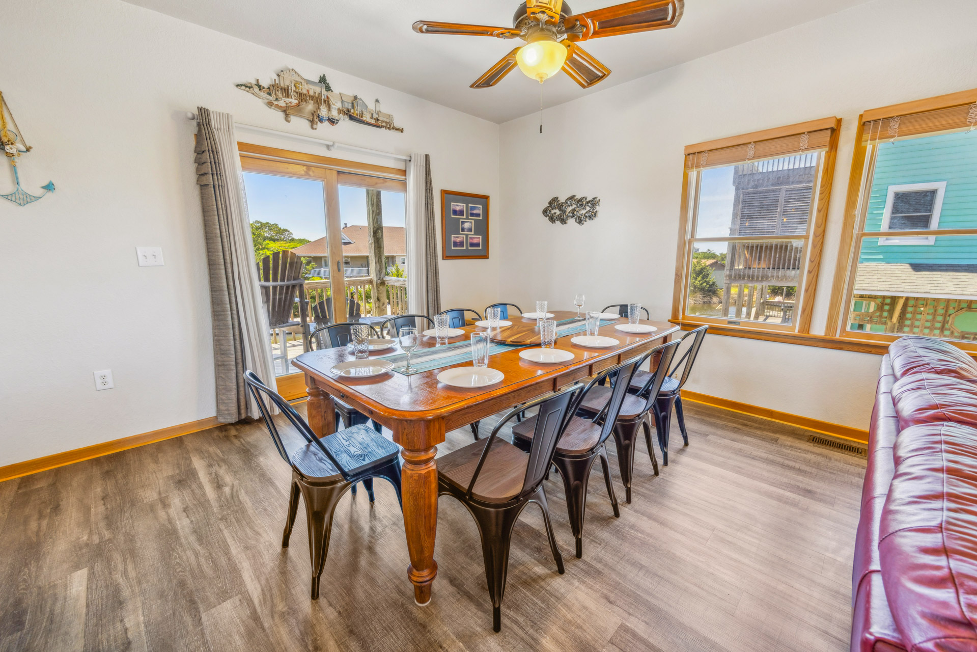Surf Or Sound Realty 623 Castn Crew Dining Area 3