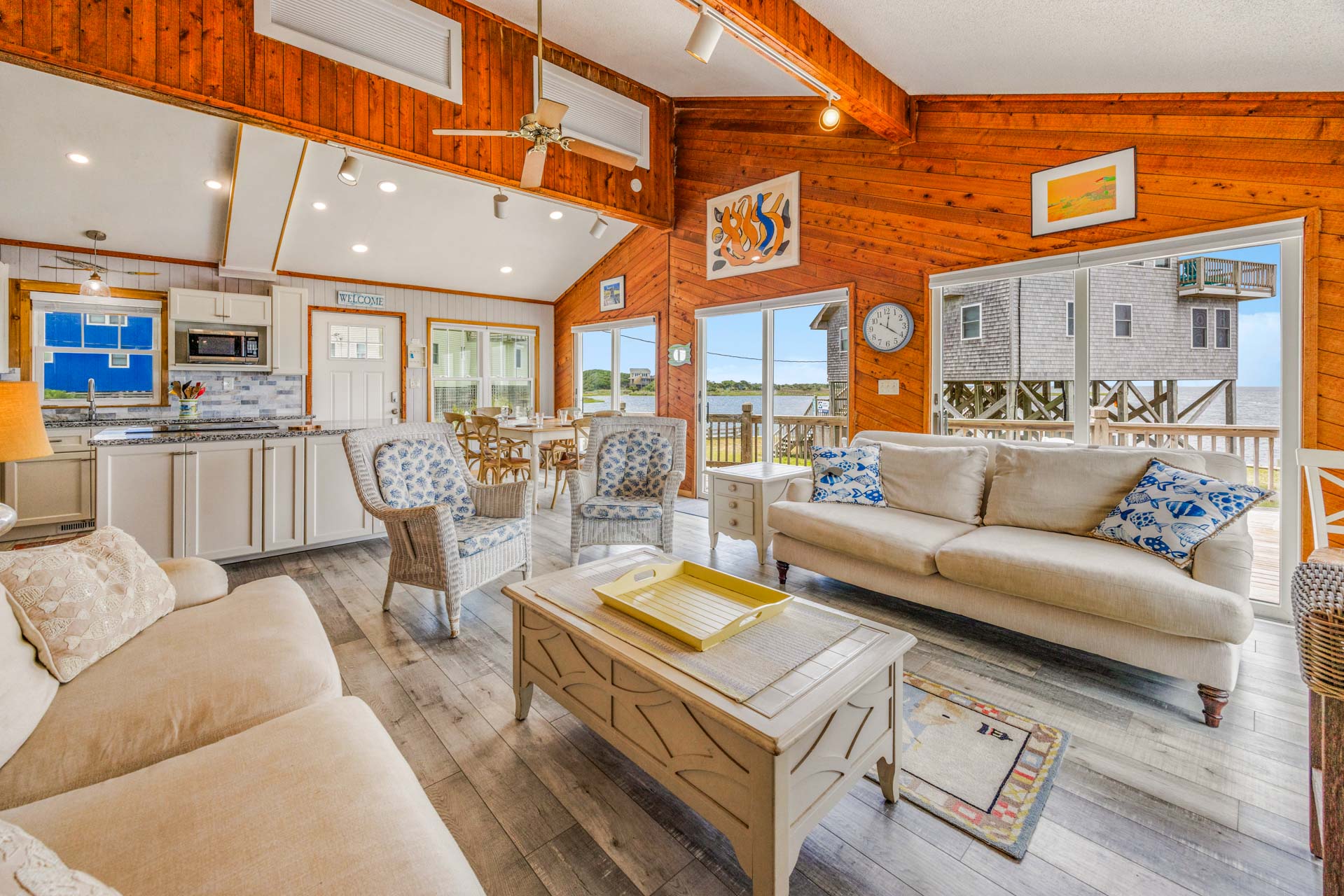 Surf Or Sound Realty 276 Penguin Point Great Room 4