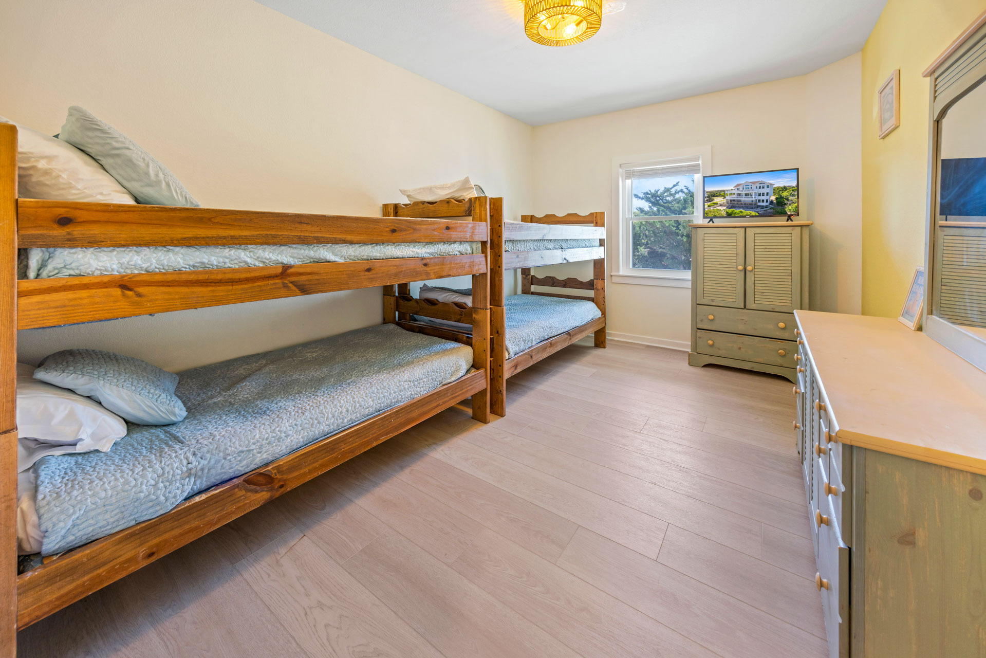 Surf Or Sound Realty 330 Legasea Bedroom 7