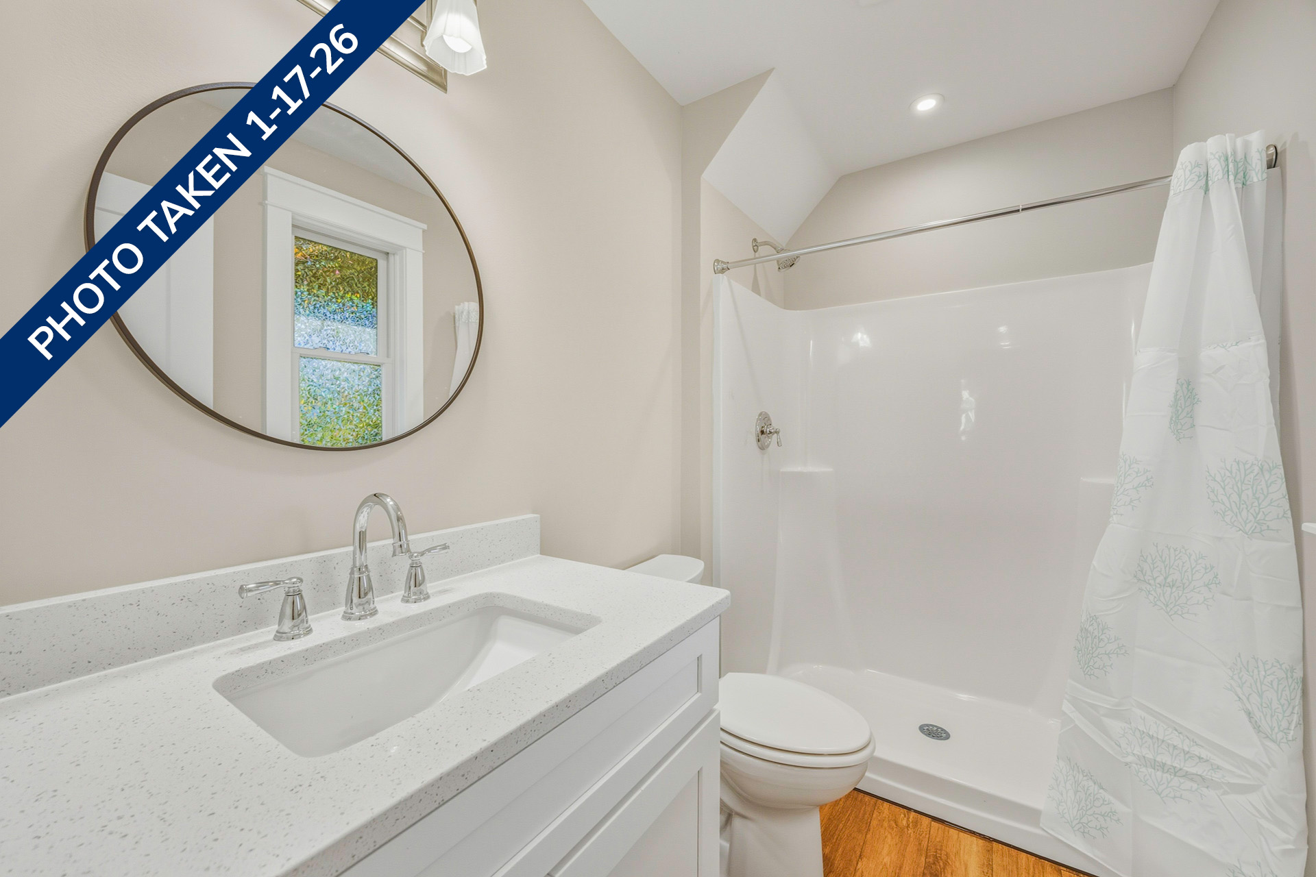 Surf Or Sound Realty 1240 Coastal Breeze Bathroom 3 Date