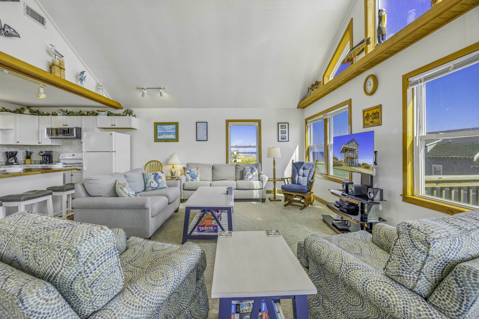 Surf Or Sound Realty 1100 Makin Waves Great Room 2