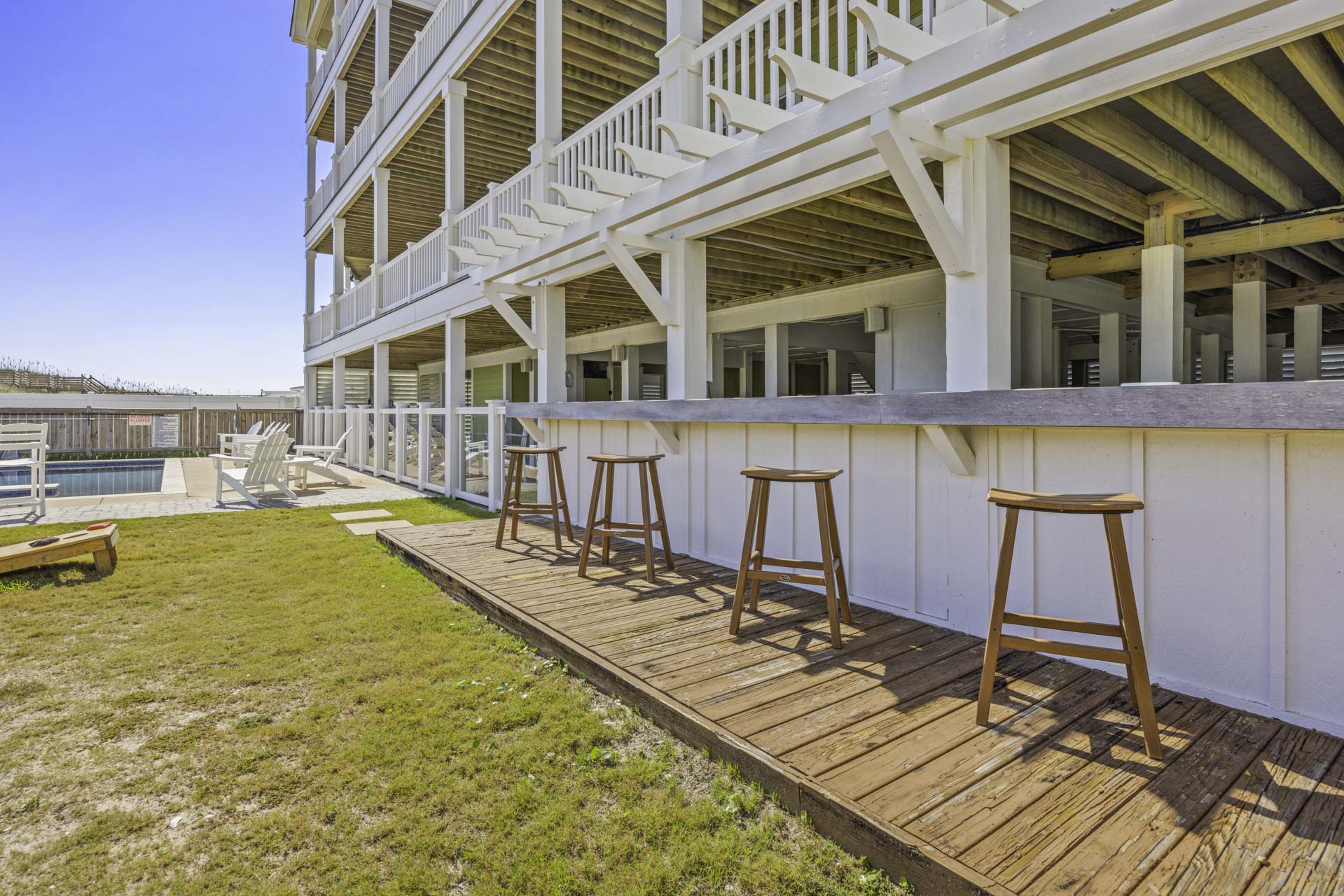Surf Or Sound Realty 836 Hatteras Grander Pool Area 6