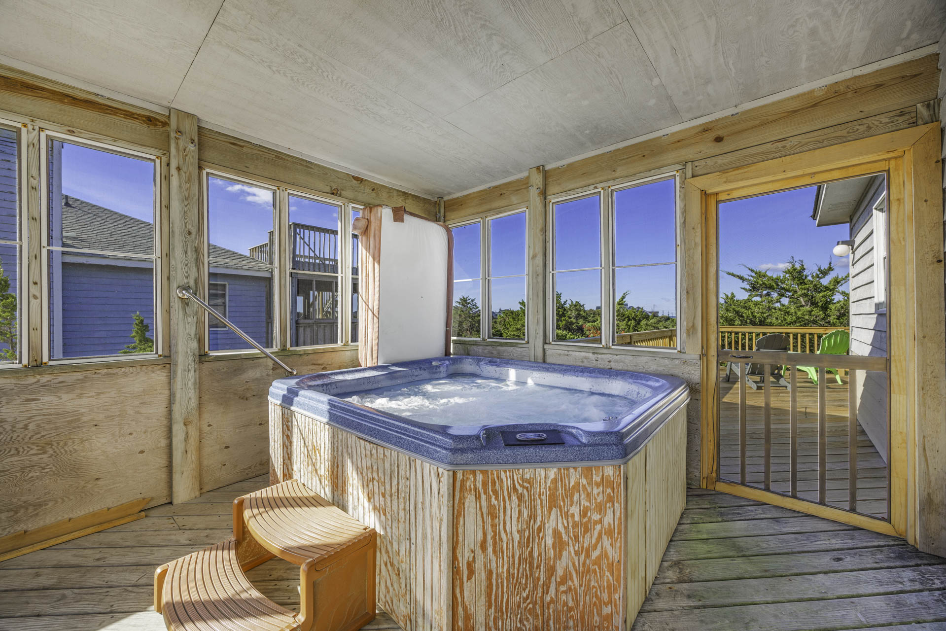 Surf Or Sound Realty 753 Longview Hot Tub 1