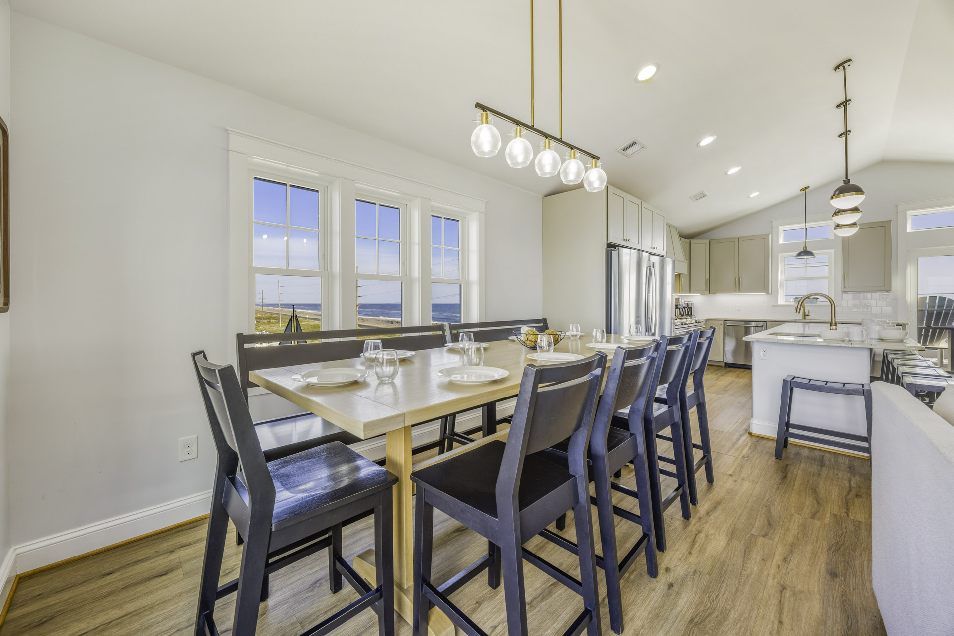 Surf Or Sound Realty 1000 Bellavues Dining Area 5