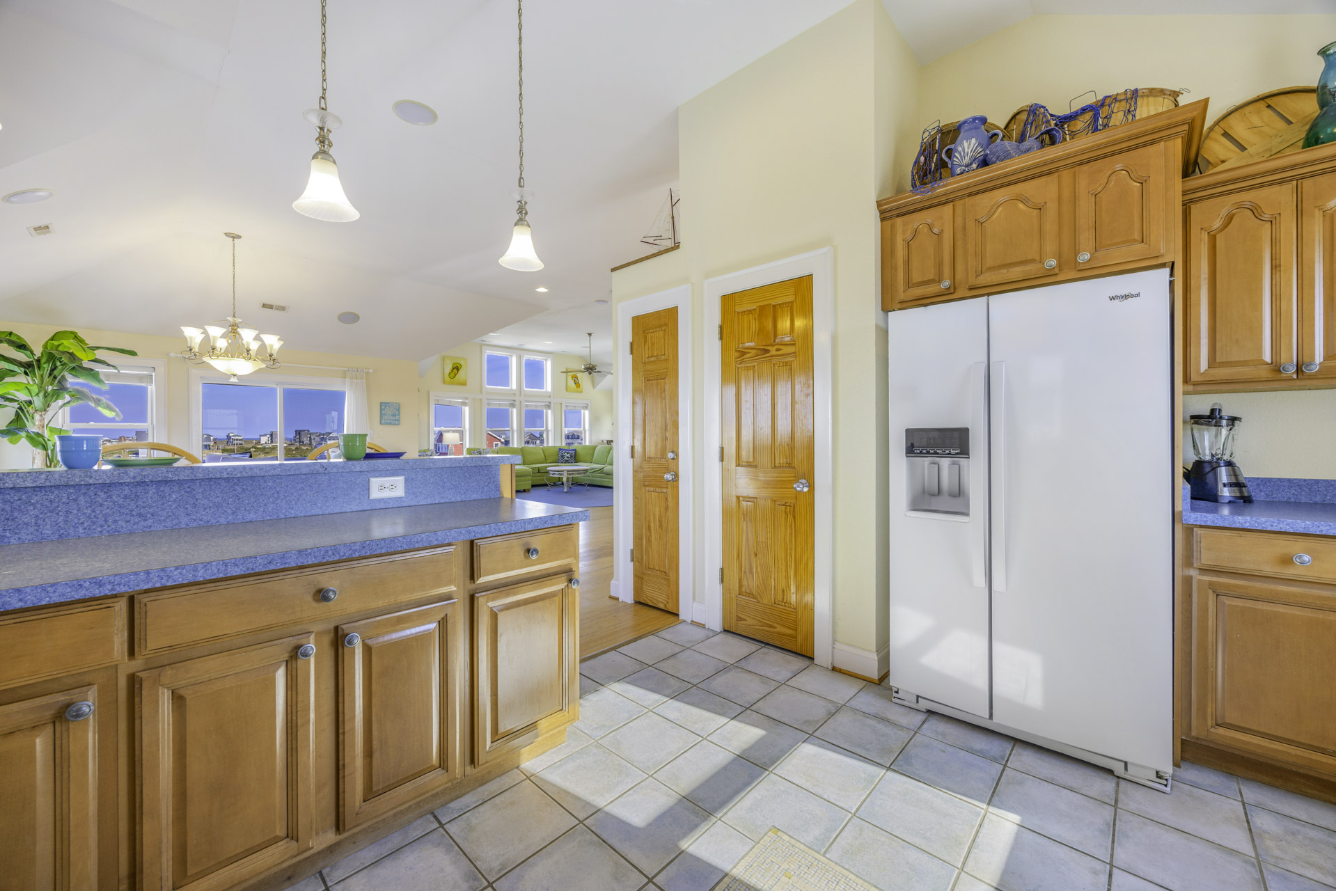 Surf Or Sound Realty 499 Jamaican Me Happy Kitchen 4