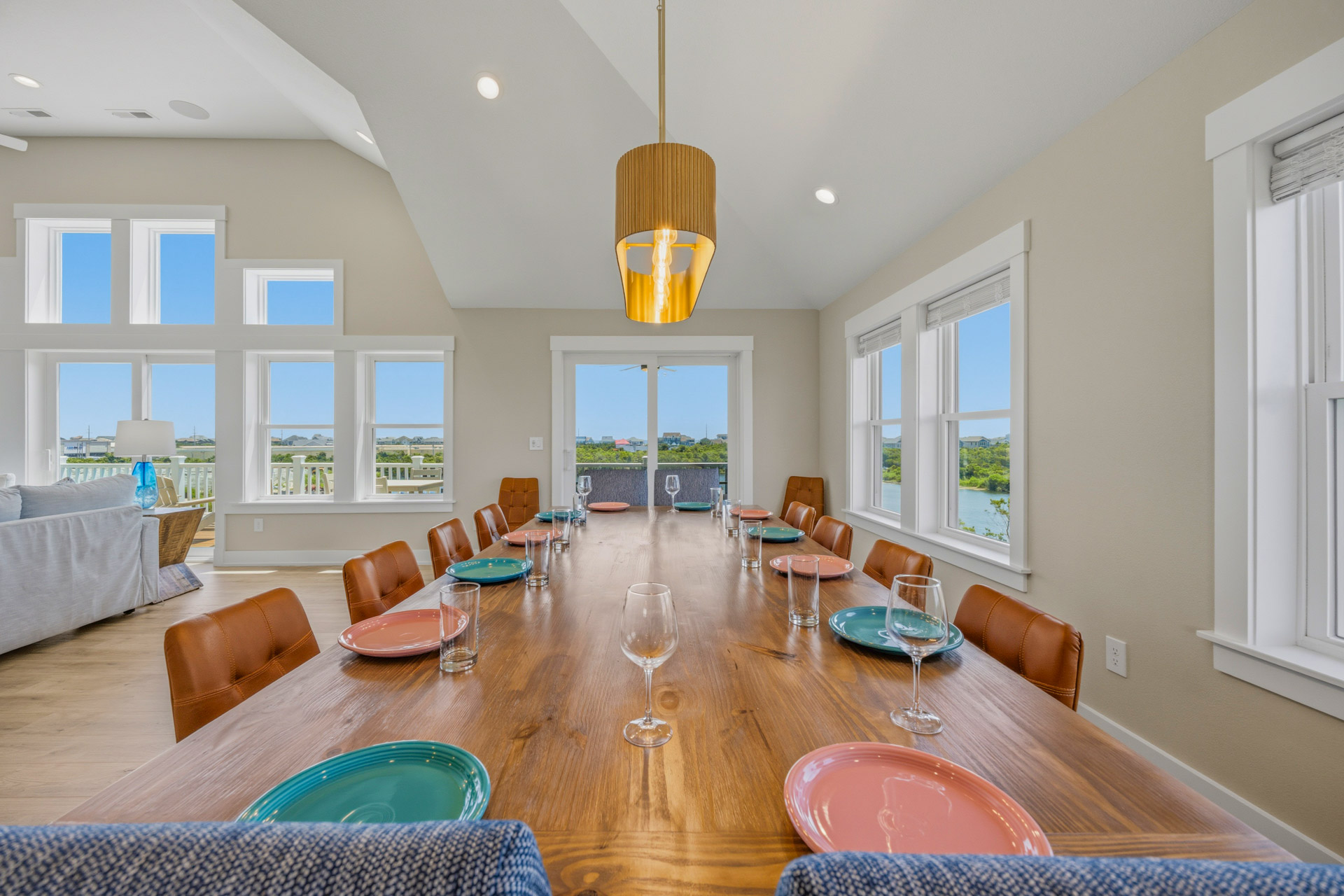 Surf Or Sound Realty 1225 Castaway Cove Dining Area 2