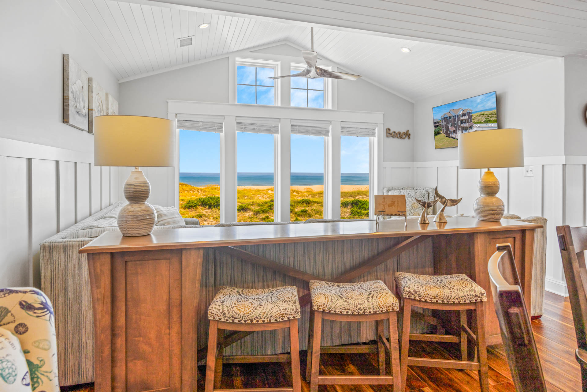 Surf Or Sound Realty 990 Dawn Treader Great Room 5