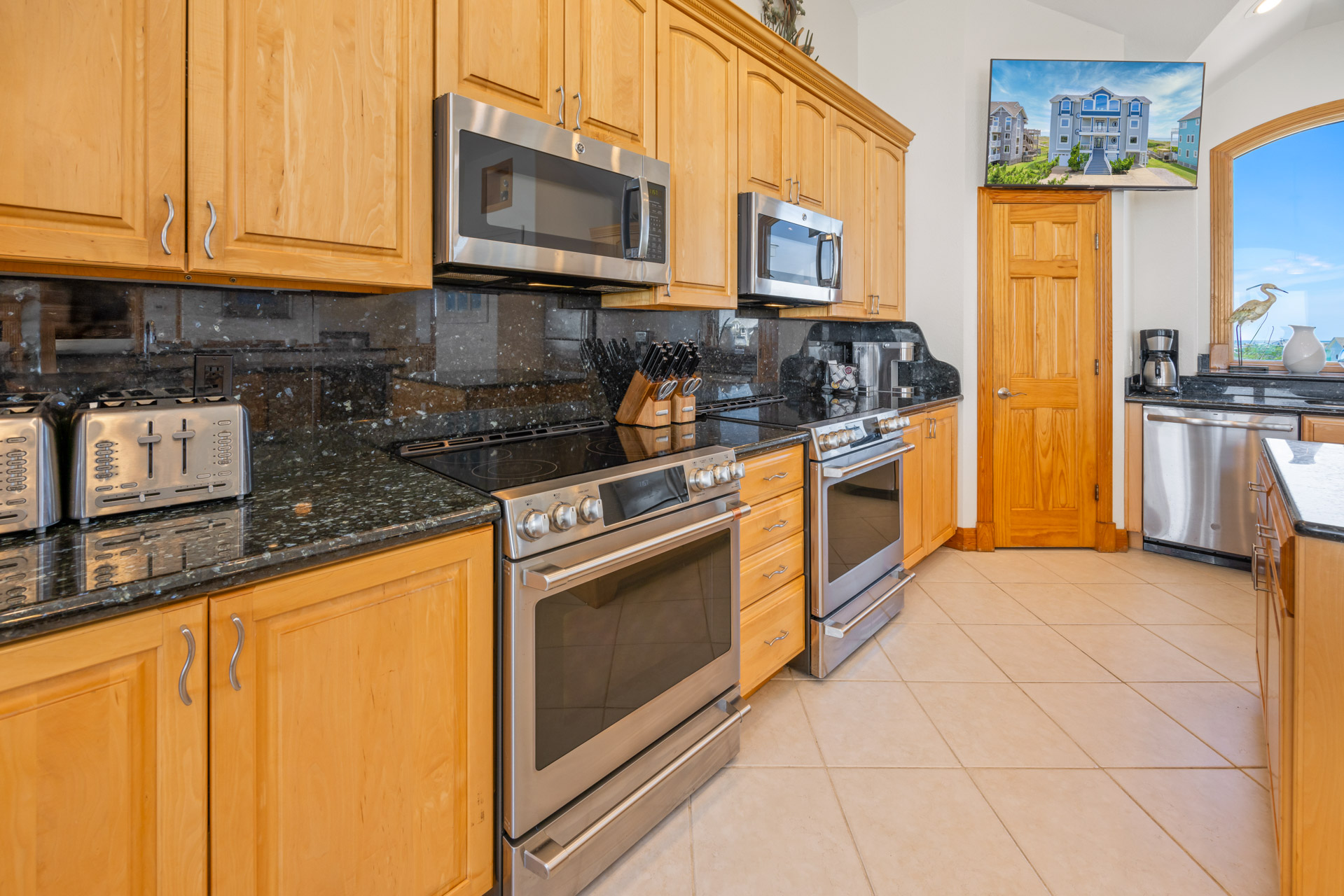 Surf Or Sound Realty 782 Forever Moore Kitchen 4