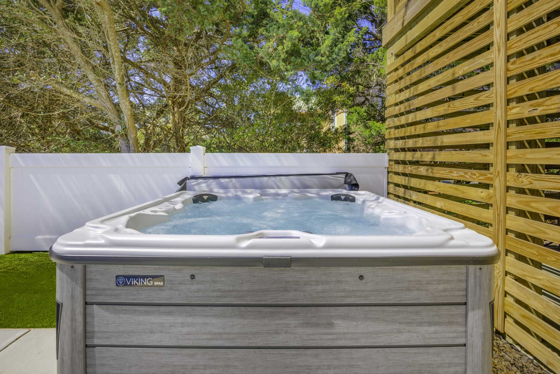 Surf Or Sound Realty 1237 Bella Salvo Hot Tub 2
