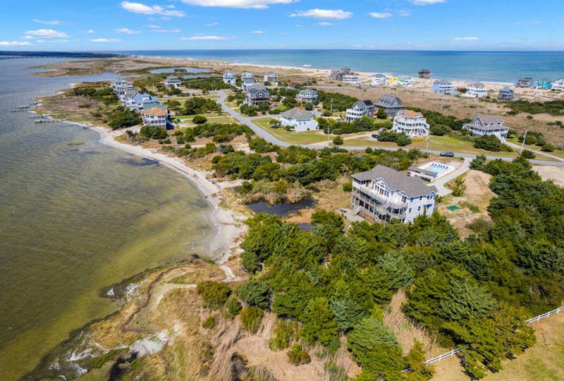 La Familia 566 Surf or Sound