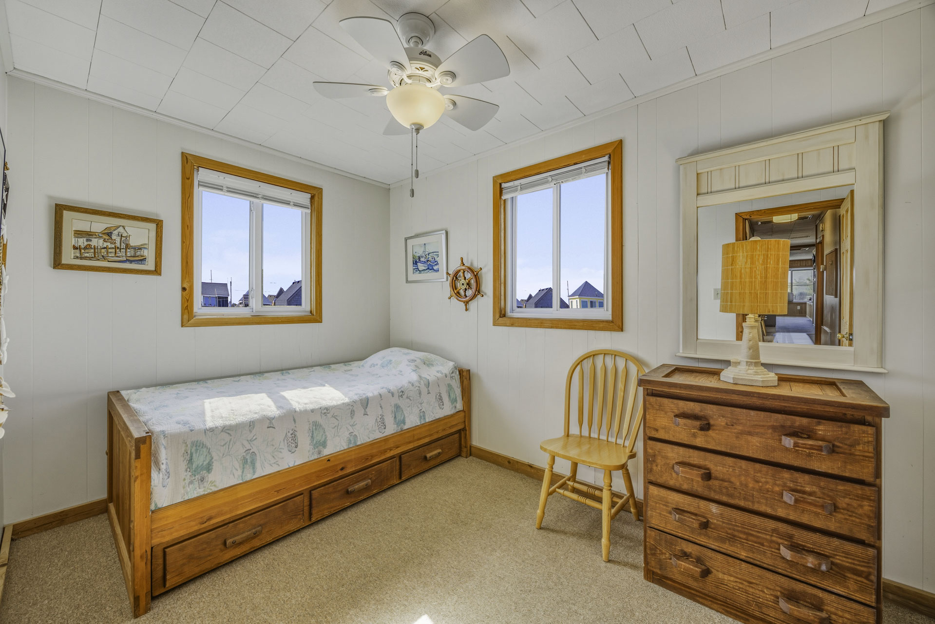 Surf Or Sound Realty 15 Driftwood Bedroom 4