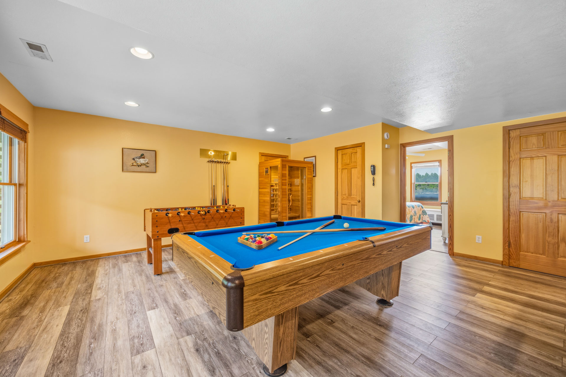Surf Or Sound Realty 1259 The Annapolitan Game Room 5