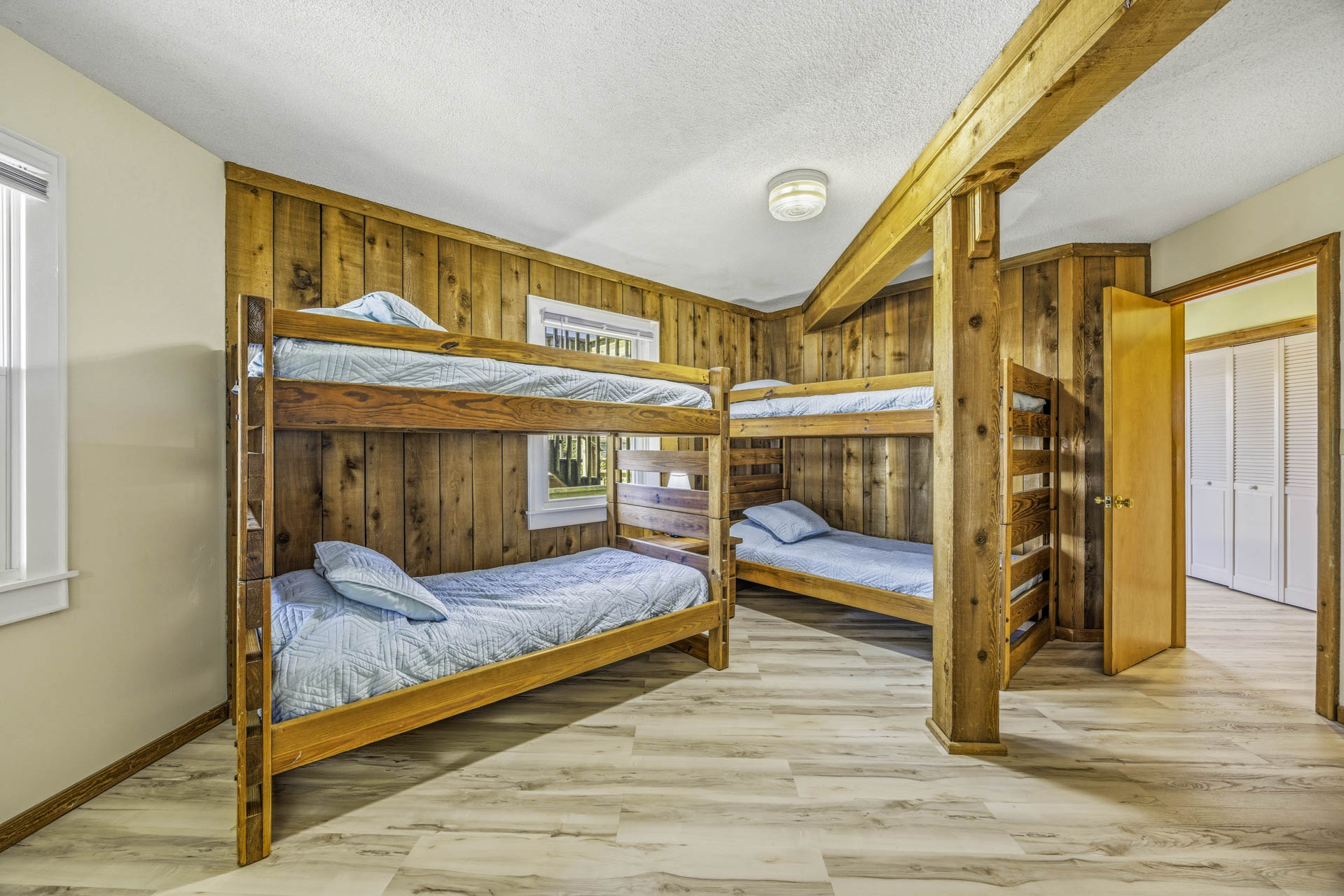 Surf Or Sound Realty 1222 Beachfront Bliss Bedroom 4 2