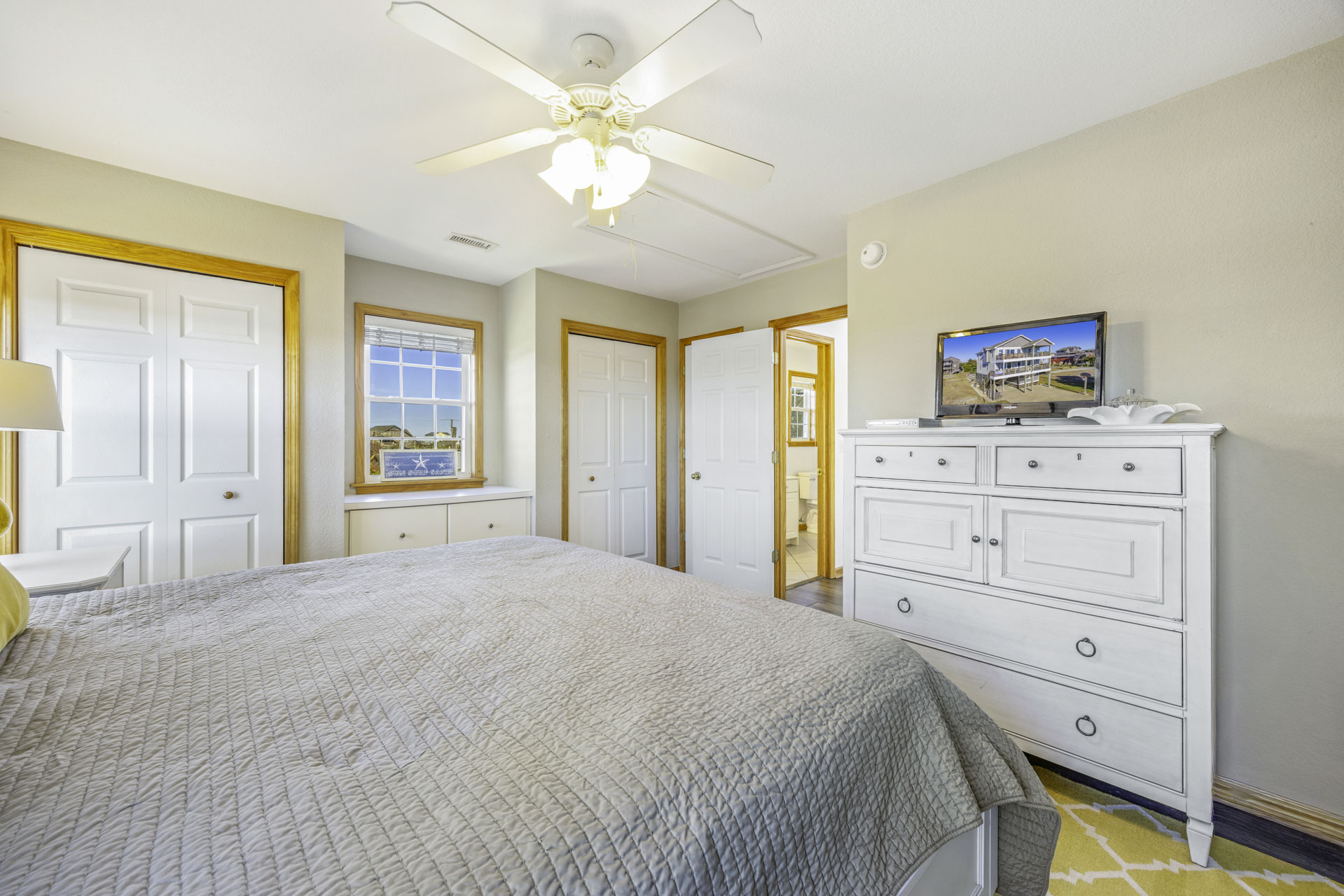 Surf Or Sound Realty 476 Changes In Attitude Bedroom 1 2