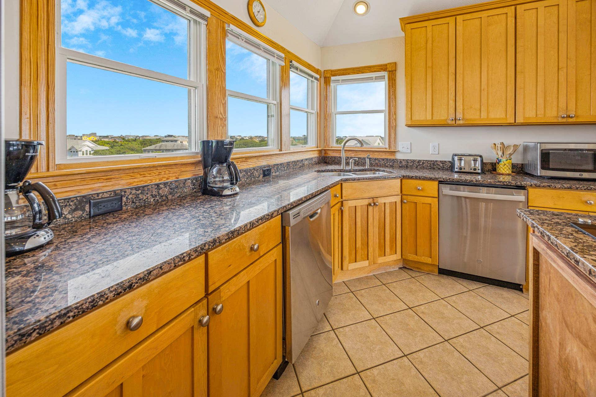 Surf Or Sound Realty 1032 Sparrow's Treehouse Kitchen 3